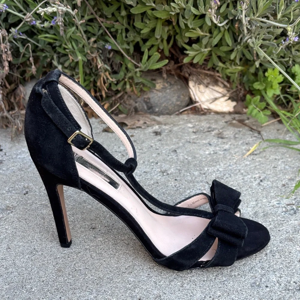 INC International Concepts Reesie Black‎ Leather Bow Heels. 7.5